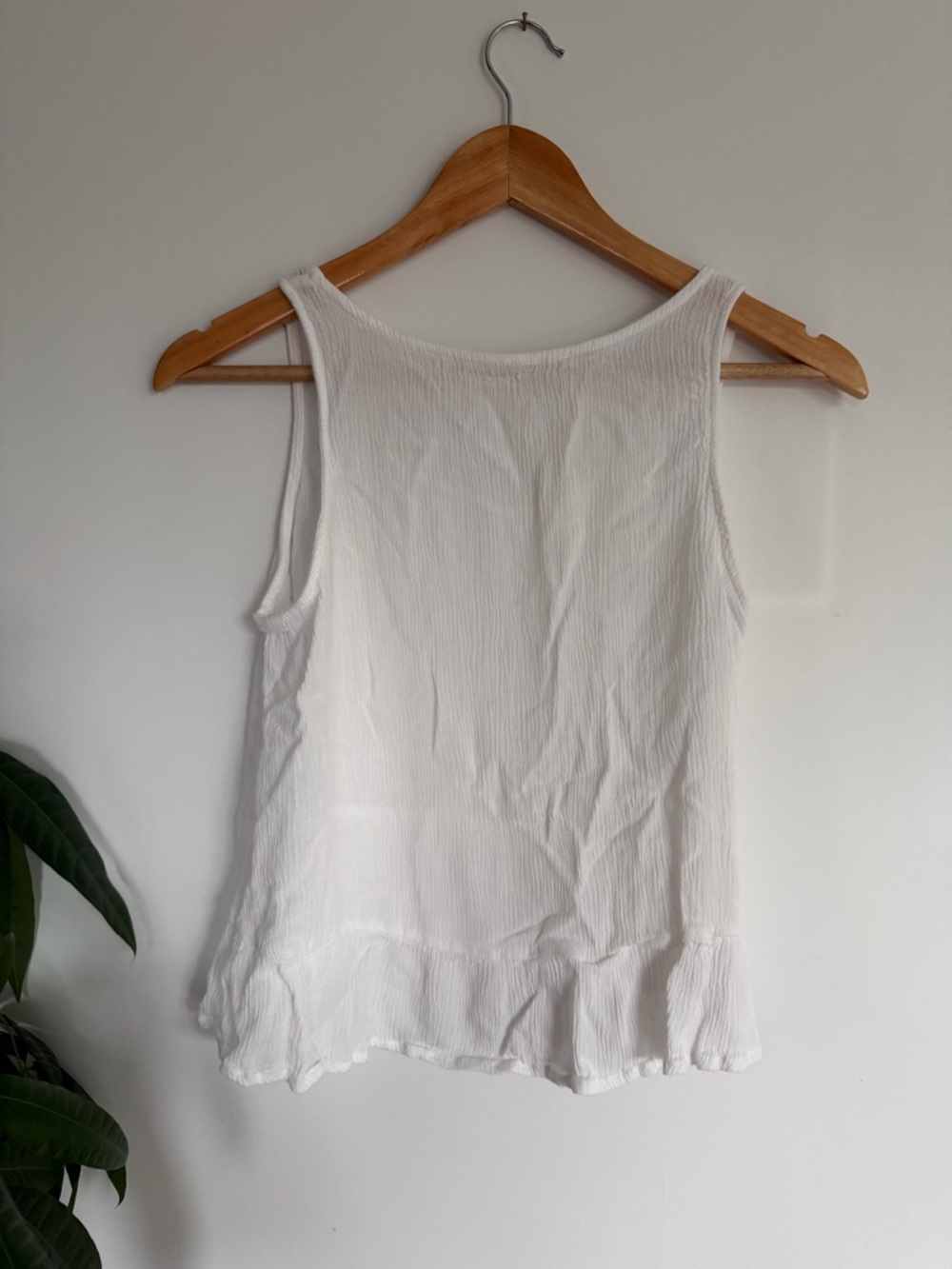 White Boho Tank Top Size Small | Lace Trim Peplum Sleeveless Blouse - Picture 2 of 3